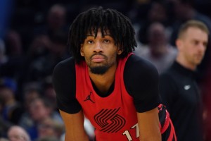 ewc-拓媒：没指望夏普能成为科比 但他也不是百无一用 最需提升三分